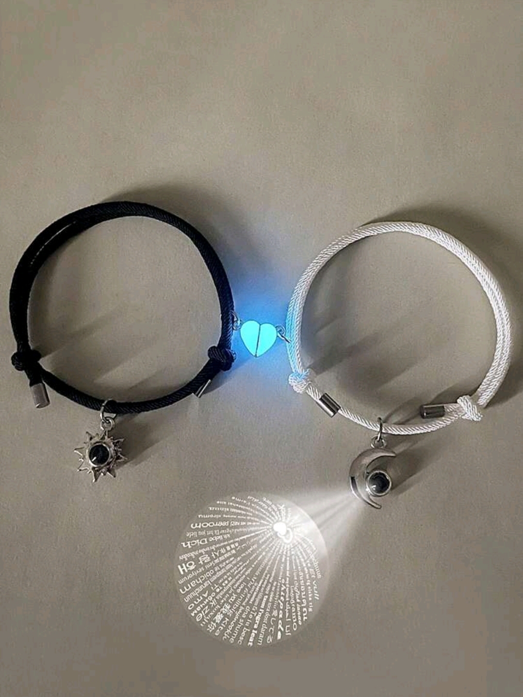 PULSERA PAREJA DE CORDON BLANCO Y NEGRO CON DIJE DE CORAZON CON  IMAN , LUNA Y SOL P8